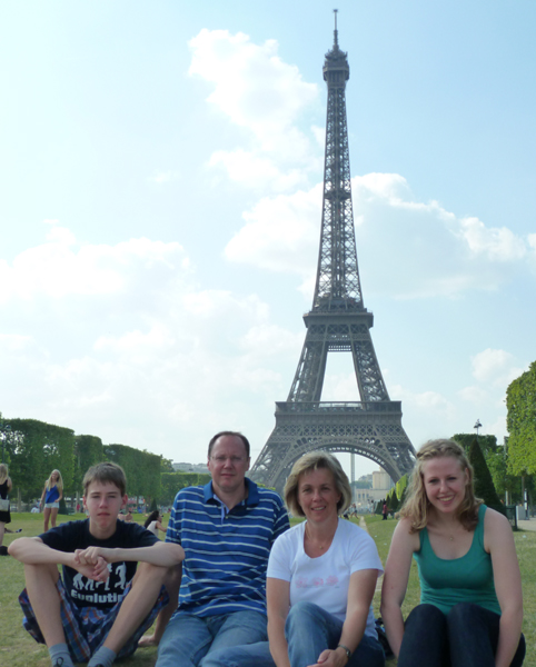 Wir 4 beim Eiffelturm