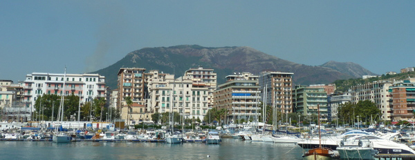 Hafen Salerno
